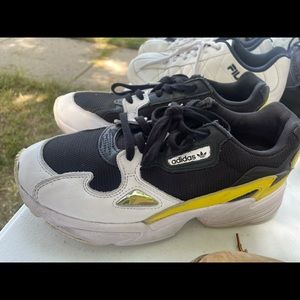 Adidas Sneakers
